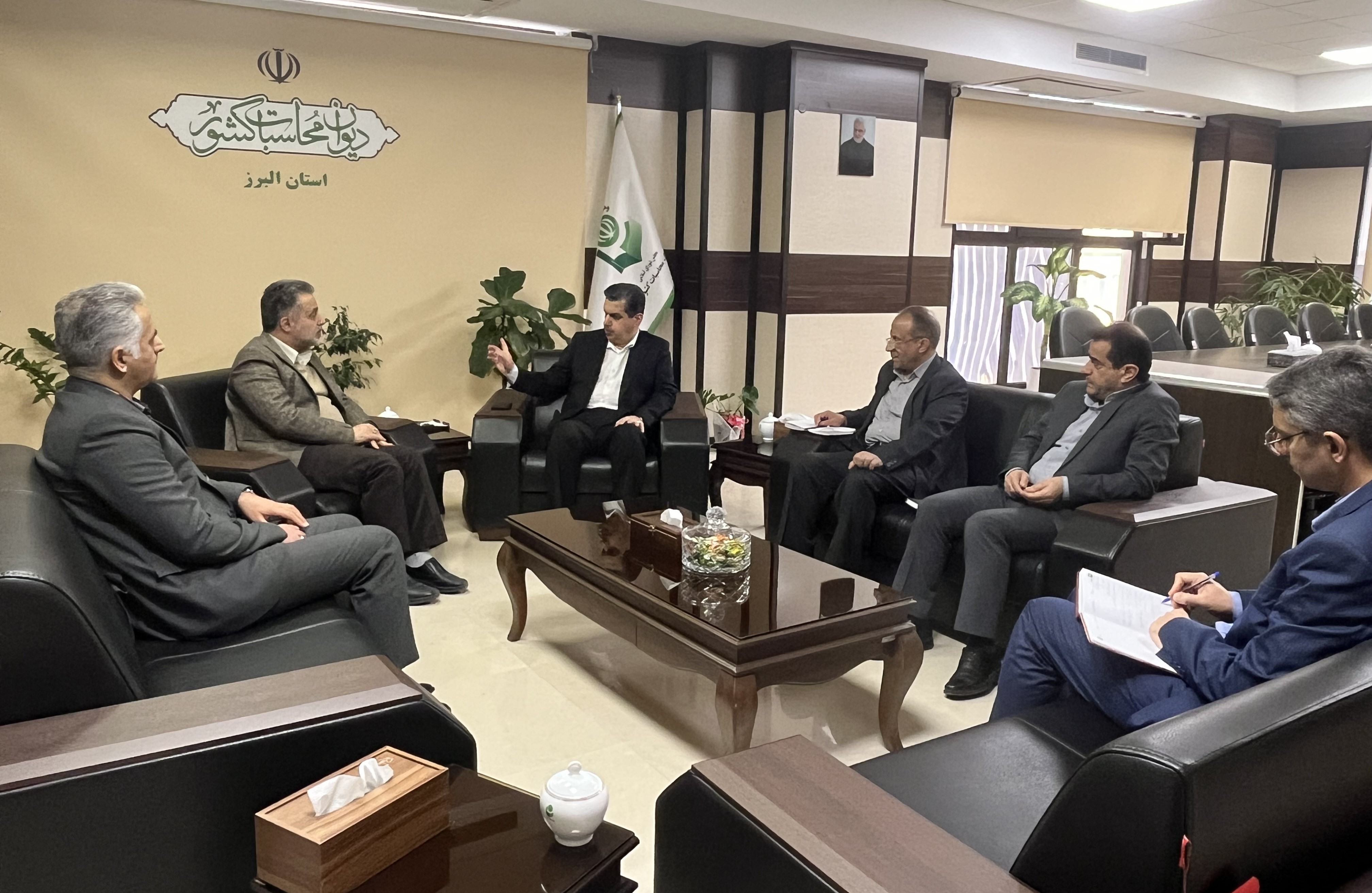 تاکید مدیرکل دیوان محاسبات استان البرز بر تسریع در تعیین تکلیف انشعابات غیردائم
